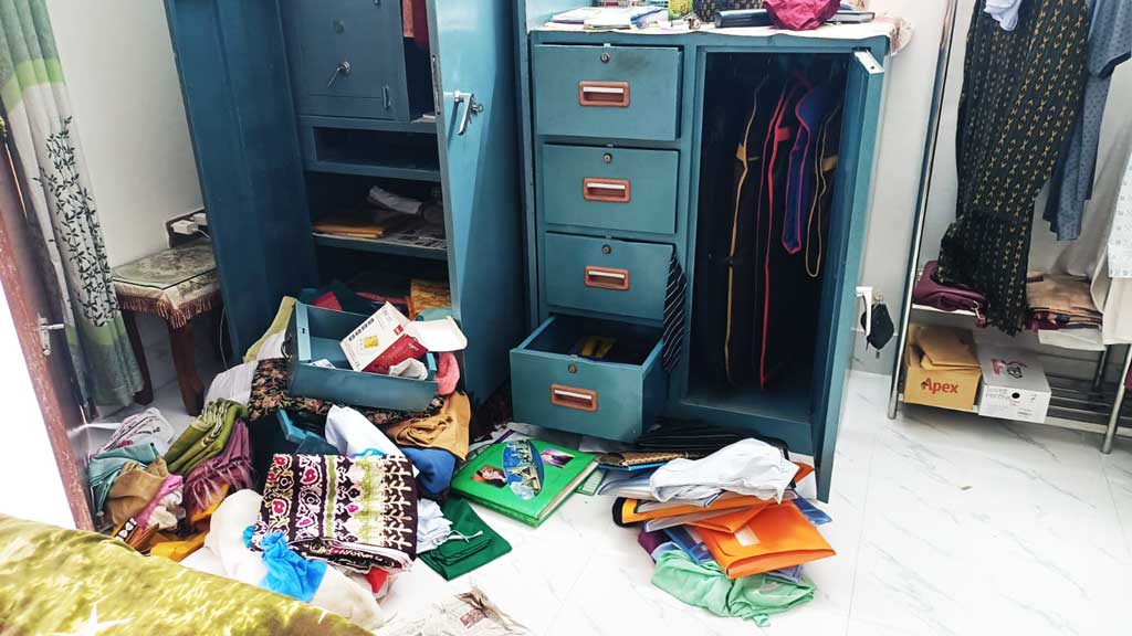ফরিদপুরে আইনজীবীর বাড়িতে ডাকাতির অভিযোগ