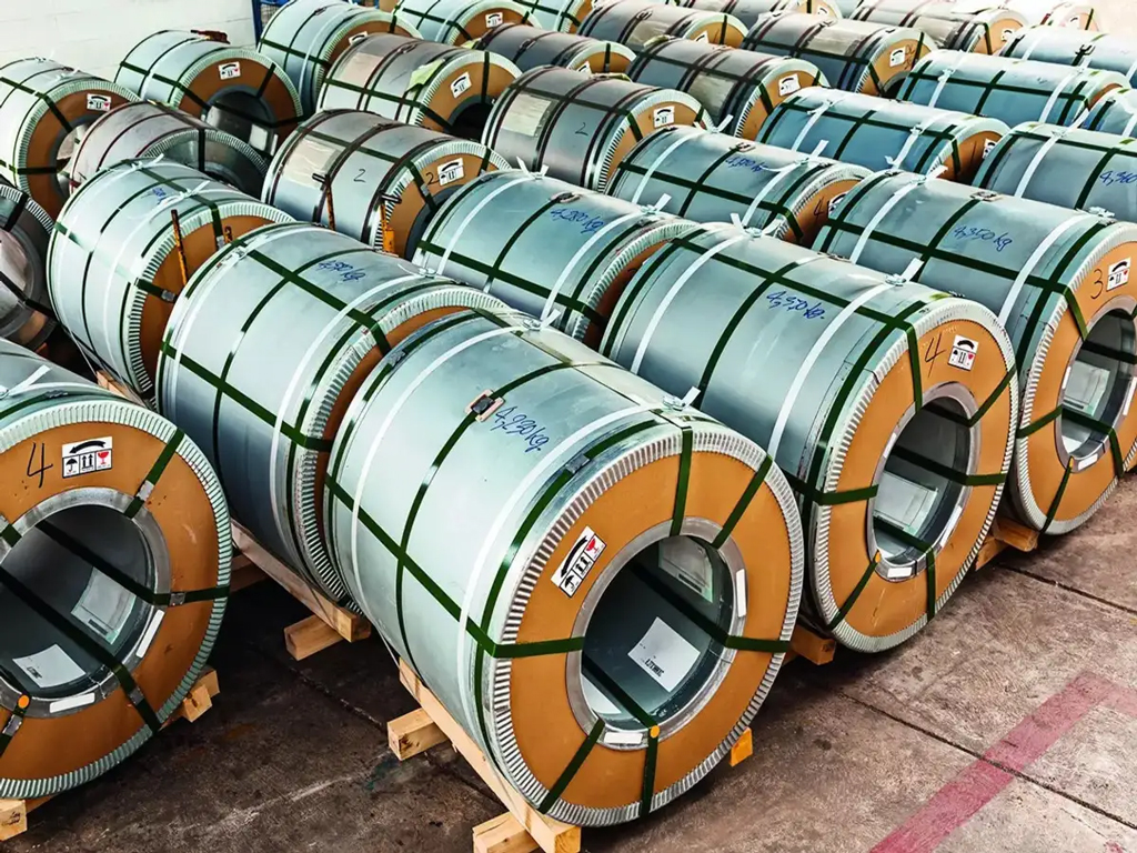 অ্যালুমিনিয়াম কারখানায় ইরানের হামলা, সরবরাহ সংকটে পড়েছে যুক্তরাষ্ট্র