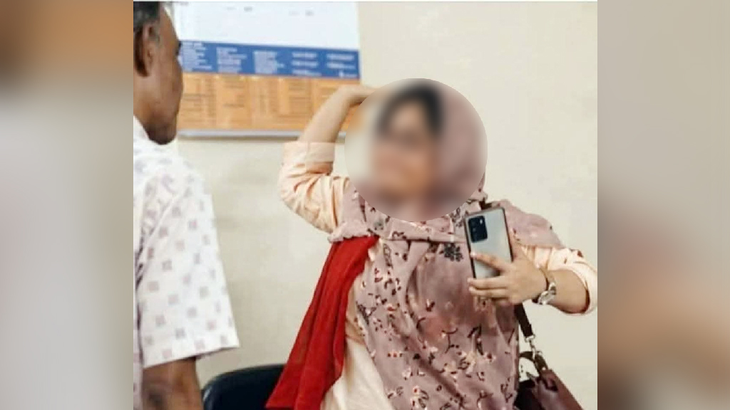 দুর্গাপুরে কলেজশিক্ষককে হেনস্তা: ভুক্তভোগী প্রদর্শক বরখাস্ত