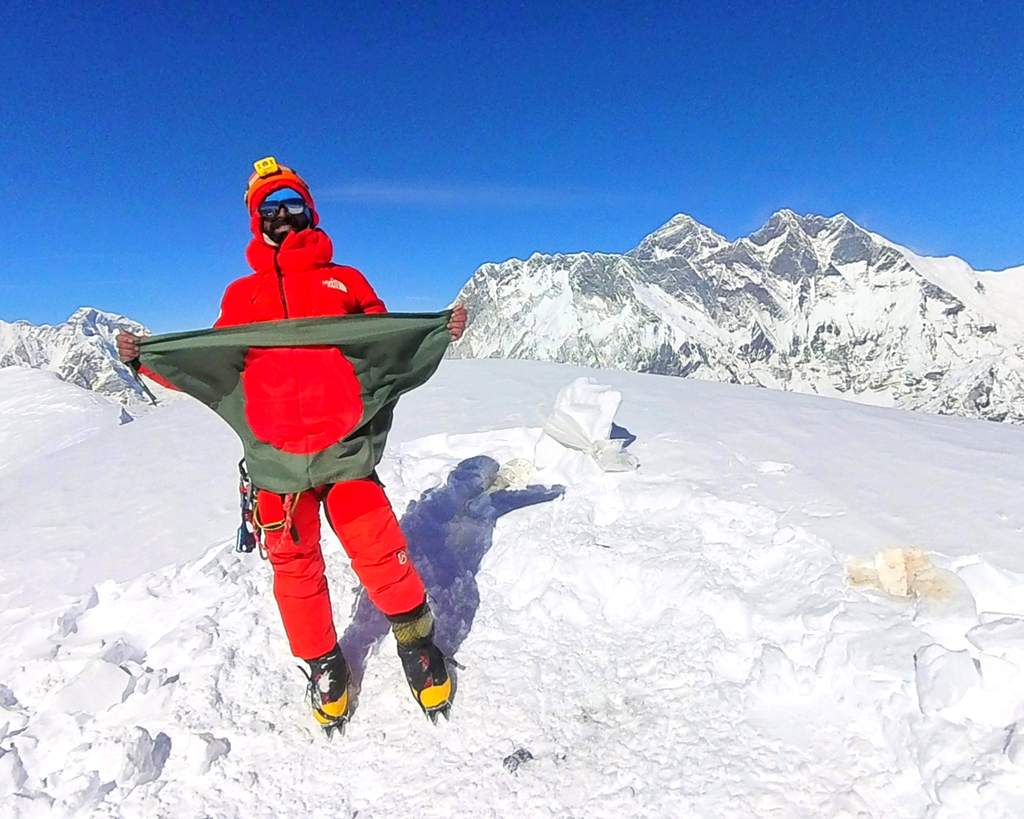ষষ্ঠ বাংলাদেশি হিসেবে ‘আমা দাবলাম’ জয় তৌকিরের