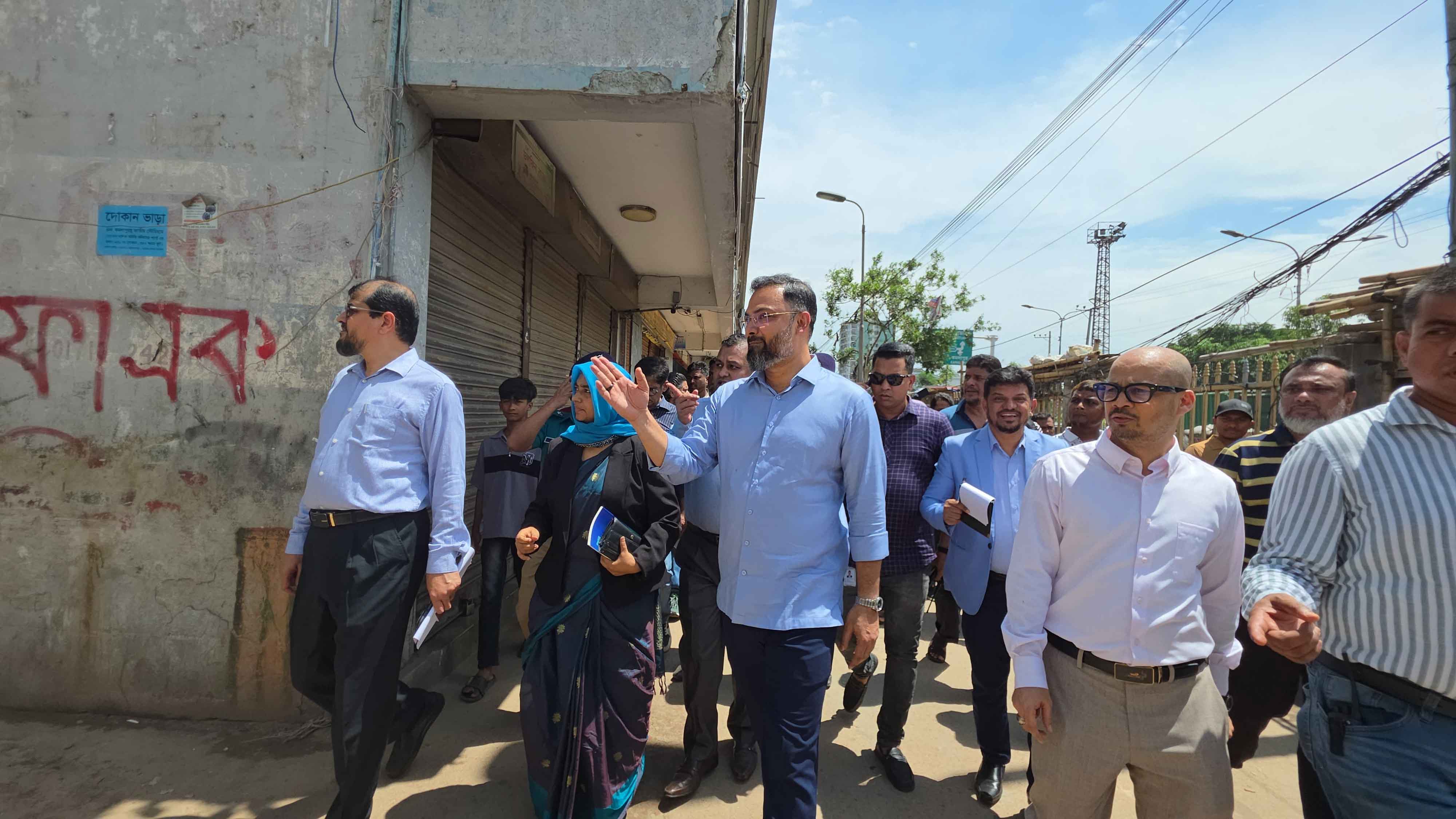 কমলাপুর স্টেডিয়ামের অবস্থা দেখে ক্ষুব্ধ ক্রীড়া প্রতিমন্ত্রী, বরখাস্ত প্রশাসক