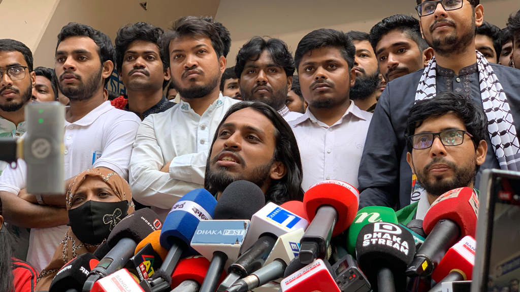 ফিলিস্তিনি ভাই-বোনদের এই বিজয় উৎসর্গ করতে চাই: রাকসু নবনির্বাচিত জিএস