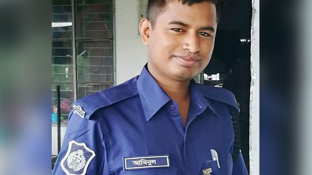 কিশোরগঞ্জে পুলিশ সদস্যের ঝুলন্ত মরদেহ উদ্ধার