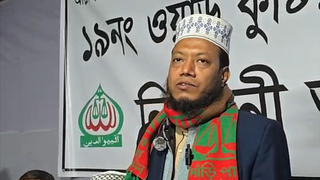 এবার ‘মব’ সৃষ্টির জন্য সাংবাদিকদের দুষলেন আমির হামজা