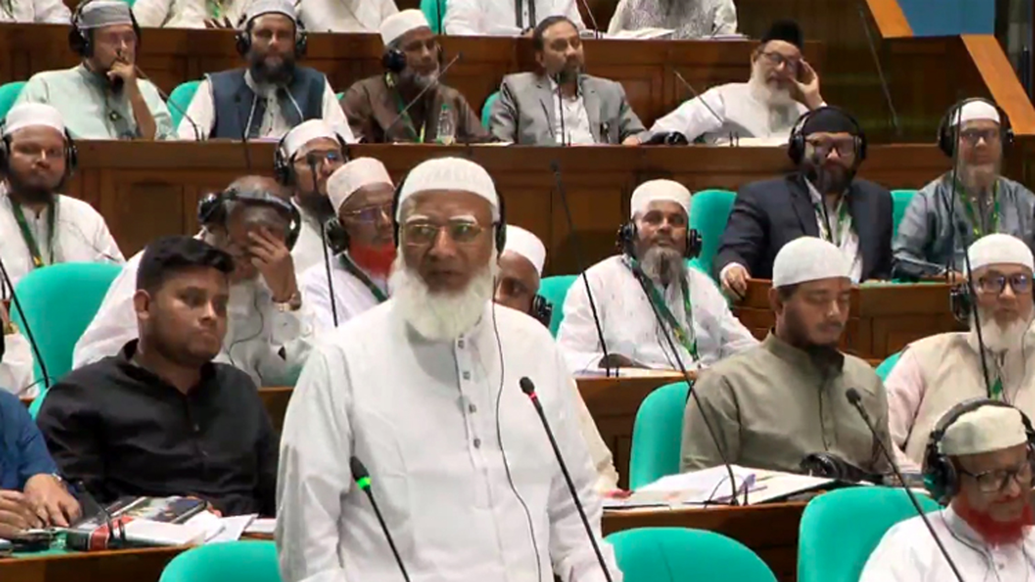 সংবিধানের অনেক কিছু ছাড়াই আমরা এ পর্যন্ত এসেছি: জামায়াত আমির