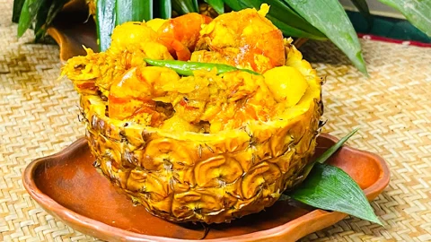 চিংড়ি দিয়ে আনারসের ঝাল-মিষ্টি রসা