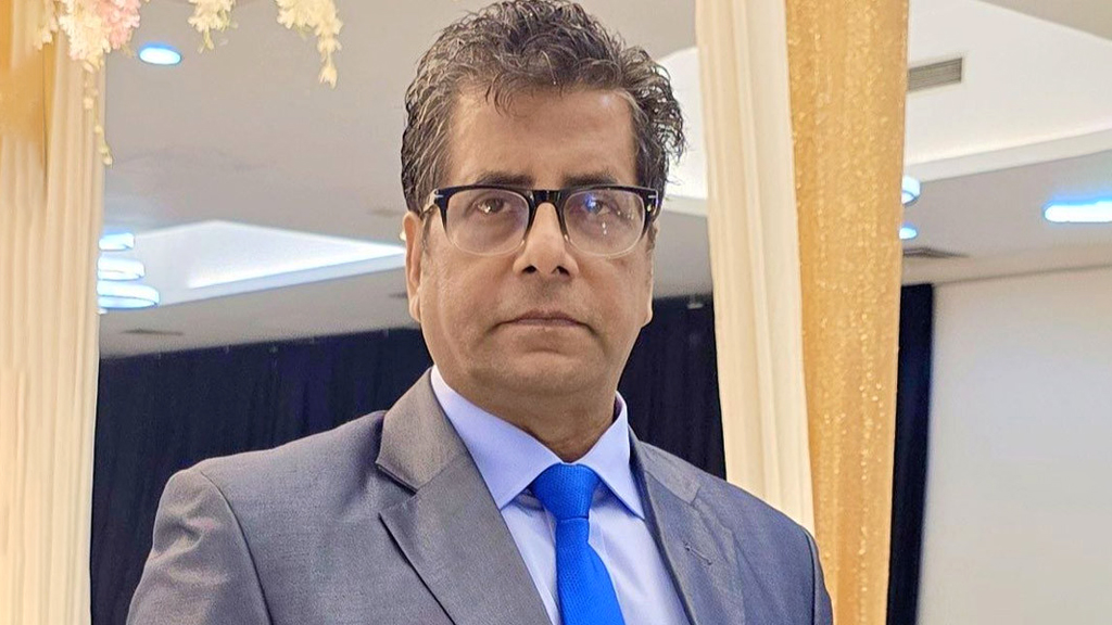 সাংবাদিক আনিস আলমগীর ডিবি হেফাজতে