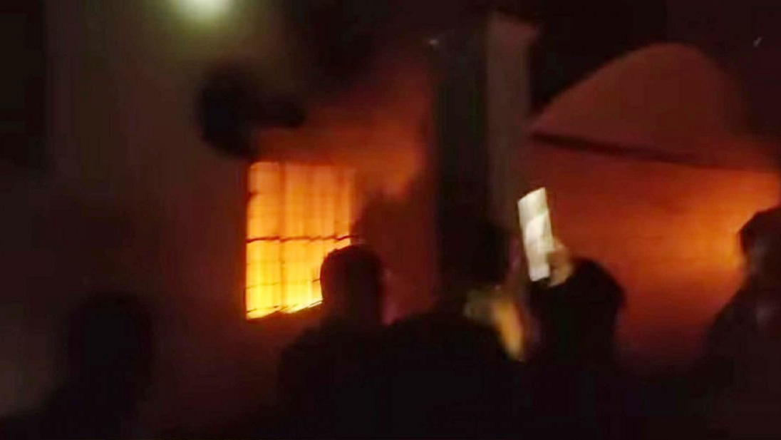 আনিসুল ইসলামের গ্রামের বাড়িতে হামলা-অগ্নিসংযোগ