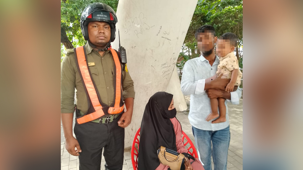 হাতিরঝিলে সন্তানসহ নারীর আত্মহত্যাচেষ্টা, উদ্ধার করলেন আনসার সদস্যরা