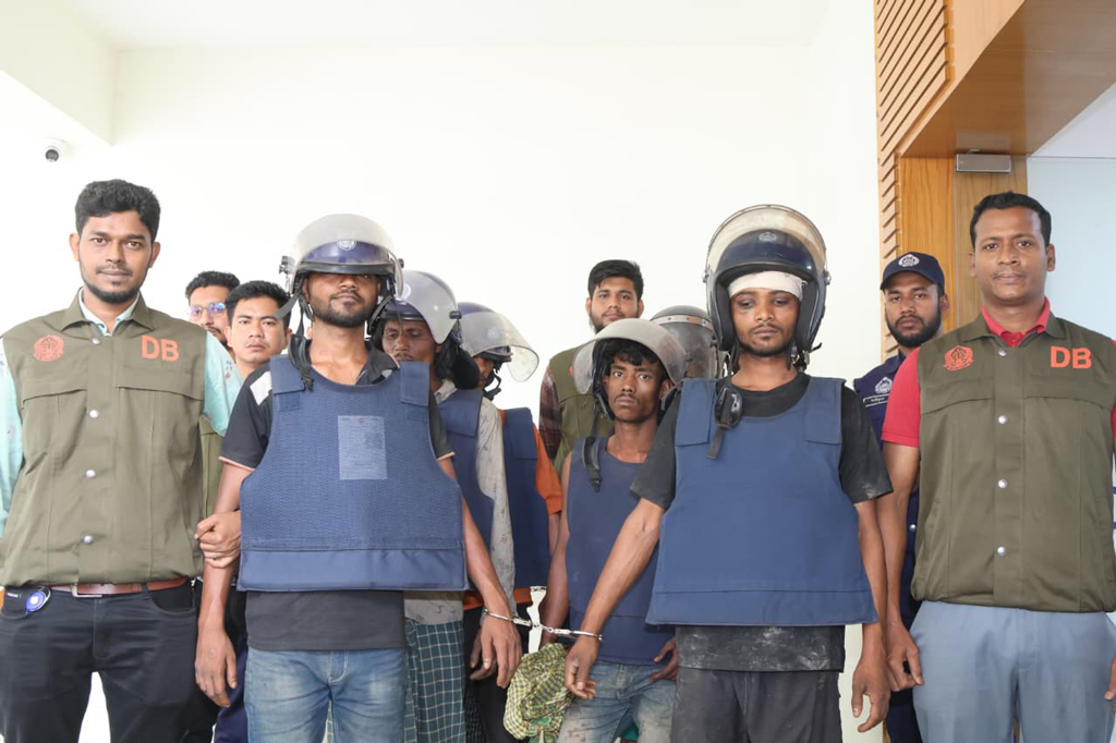 চট্টগ্রামে আন্তজেলা ডাকাত দলের ৯ সদস্য গ্রেপ্তার