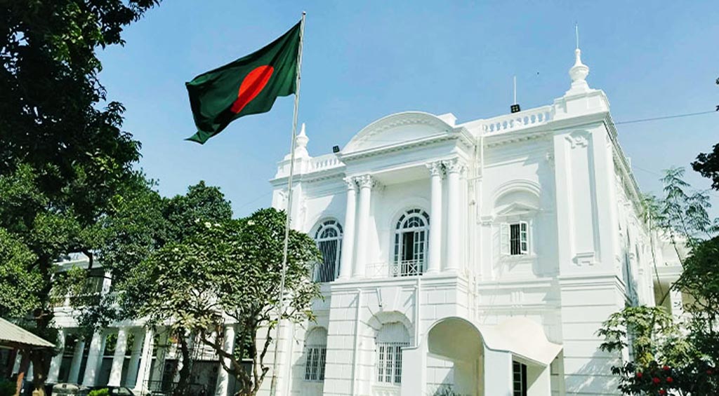 অ্যাম্বুলেন্স আটকে রেখে পুলিশ বলে, ছেলে মারা গেছে: শহীদ মারুফের বাবা