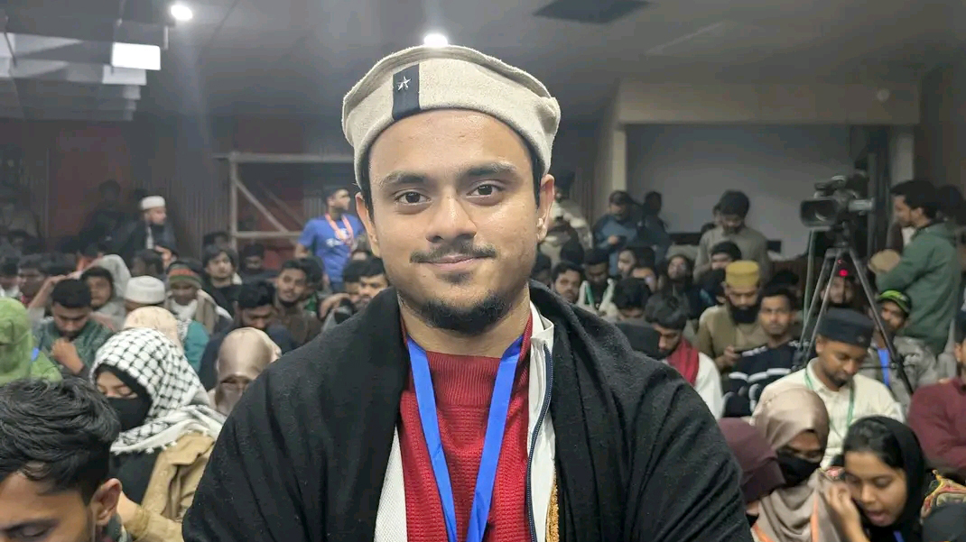 ছাত্রদল নেত্রীর কাছে থাপ্পড় খেয়ে পদত্যাগ জকসুর ক্রীড়া সম্পাদক নাঈমের