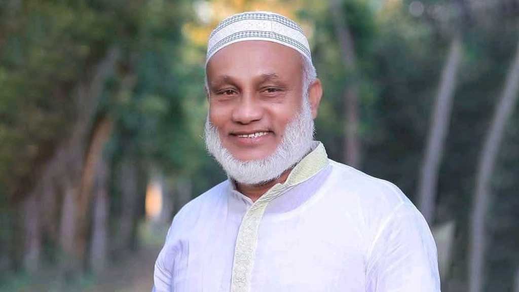 আজীবনের জন্য বহিষ্কার দুপুরে, বিকেলেই প্রধান বক্তা!