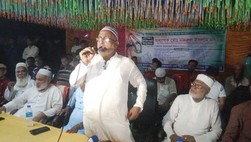 বিএনপির সদস্য নবায়ন ও নতুনদের অন্তর্ভুক্তি ফরম বিতরণ অনুষ্ঠানে প্রধান বক্তা হিসেবে বক্তব্য দেন আনোয়ারুল ইসলাম জুম্মা। ছবি: সংগৃহীত