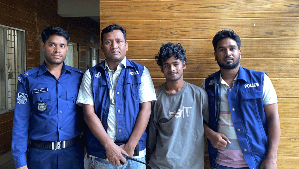 চট্টগ্রামে কিশোর গ্যাংয়ের প্রধানসহ তিনজন গ্রেপ্তার, আহত তিন পুলিশ