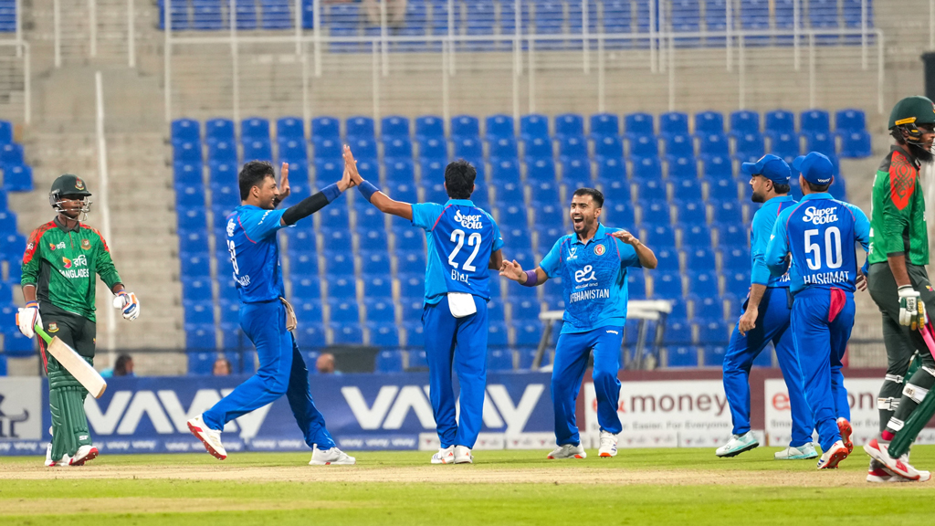 আফগানদের কাছে রানে সবচেয়ে বড় হার মিরাজদের, প্রথম ধবলধোলাইয়ের লজ্জাও