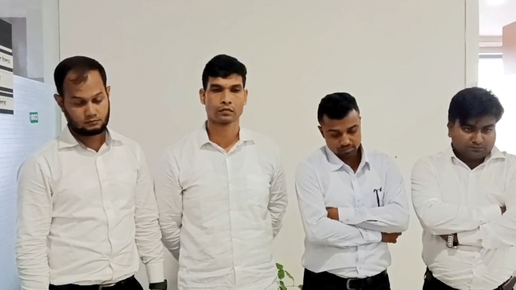 মৌখিক পরীক্ষায় অন্যজন, সরকারি চাকরিতে যোগ দিতে এসে ৪ জন ধরা