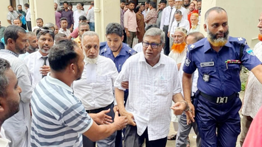 আরেক মামলায় চাঁদপুরে আ.লীগের সভাপতি কারাগারে