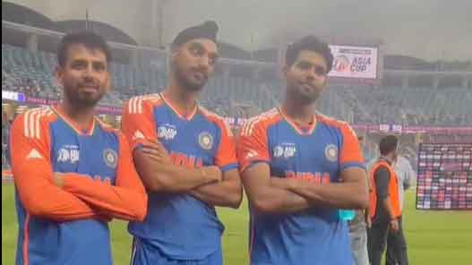 পাকিস্তানি ক্রিকেটারের উদযাপন নিয়ে কটাক্ষ ভারতীয় ক্রিকেটারদের