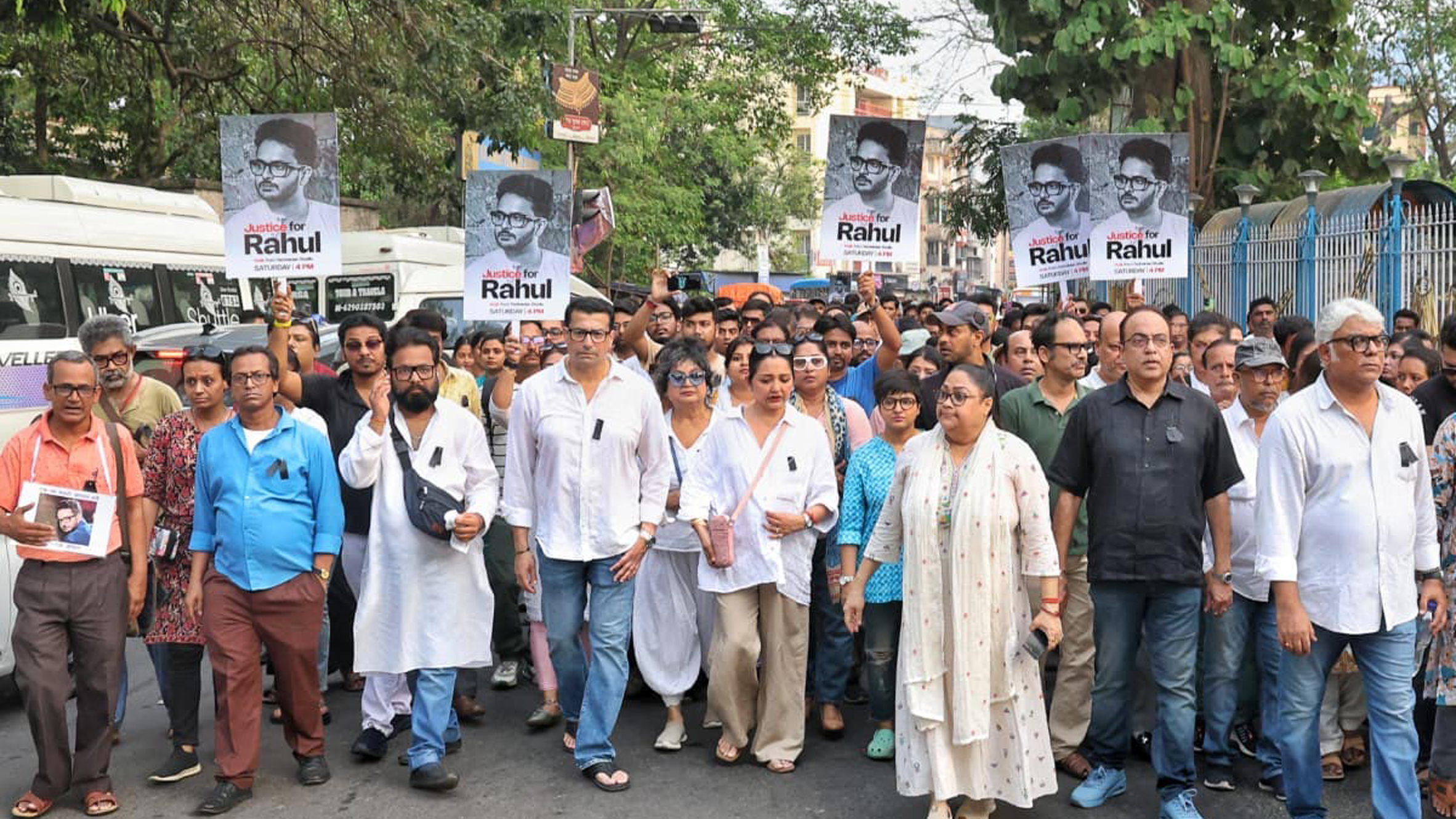 রাহুলের মৃত্যুর তদন্তের দাবিতে পথে নামলেন টালিউডের শিল্পী ও কলাকুশলীরা