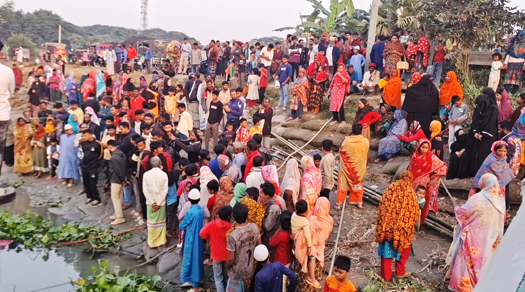 আড়িয়াল খাঁ নদে ভাসছিল নারীর লাশ