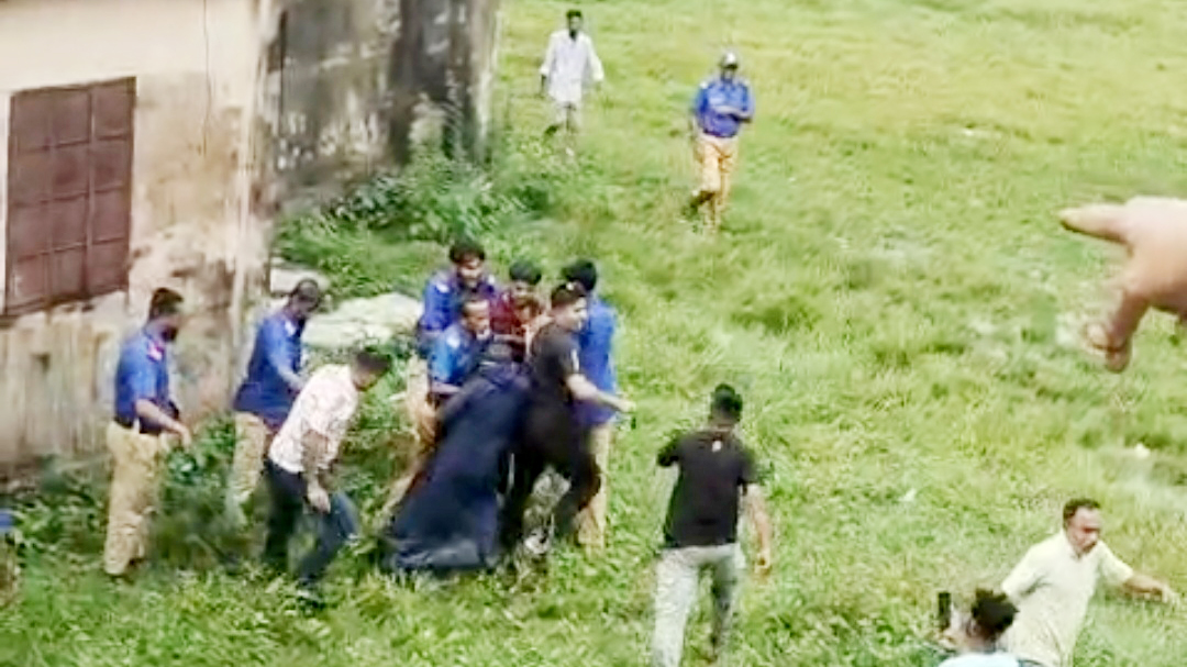 রুমিন ফারহানার সমর্থকদের ওপর বিএনপি নেতাকর্মীদের হামলার অভিযোগ