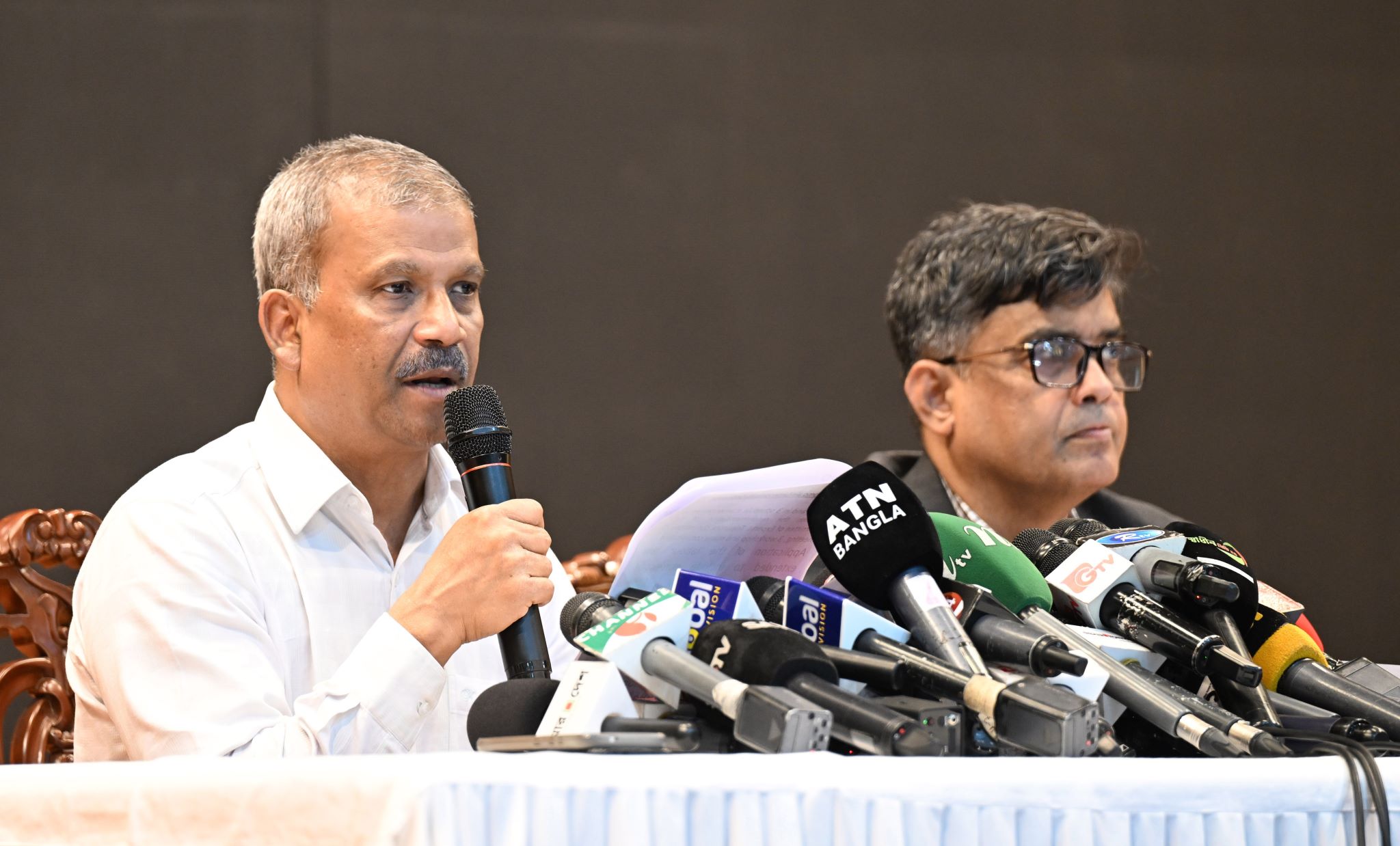 পলাতক আসামিরা নির্বাচনে অংশ নিতে পারবে না, আরপিও সংশোধন অনুমোদন