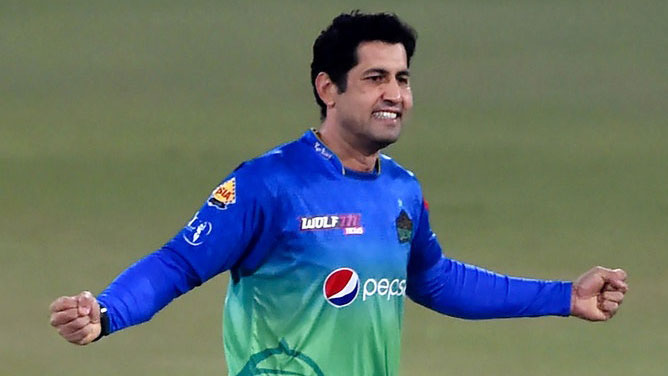 পাকিস্তান টেস্ট দলে ‘বুড়ো’ আফ্রিদি