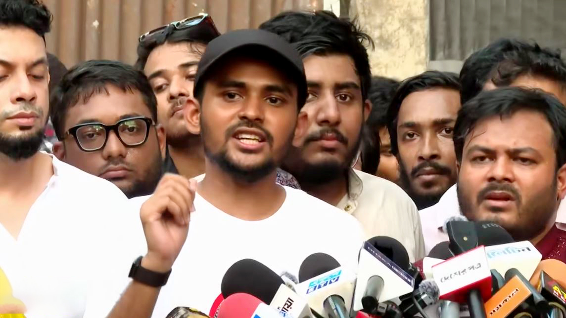 রাড্ডা ক্লিনিক যারা দখল করেছিল, তারাই এসে পরিষ্কার করছে: আসিফ মাহমুদ