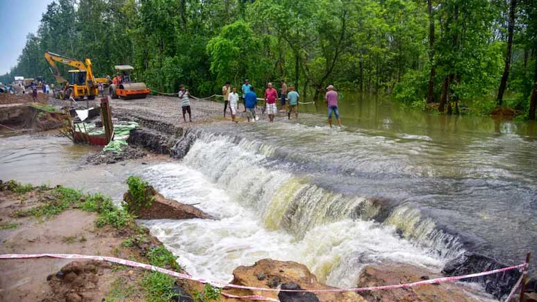 ভারতের উত্তর-পূর্বাঞ্চলে বন্যা-ভূমিধসে ৩৪ জনের মৃত্যু