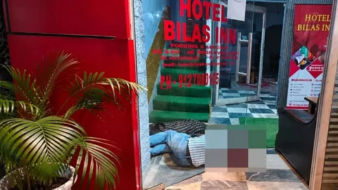 আসামে হোটেলে গোলাগুলি, নিহত ৫
