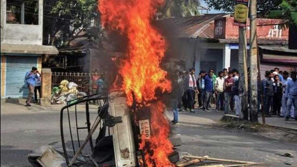 ‘মন্দিরের সামনে গরুর মাথা’, আসামে সাম্প্রদায়িক দাঙ্গার আশঙ্কায় দেখামাত্র গুলির নির্দেশ
