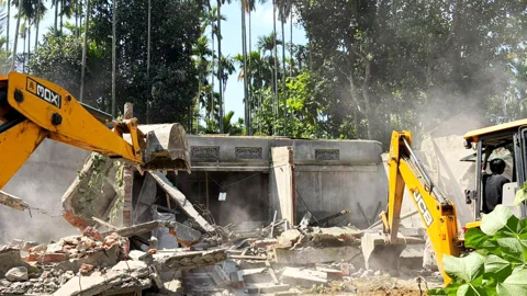 আসামে দুই দিনে বাংলাভাষী মুসলিমদের ১১ শতাধিক বাড়িঘর গুঁড়িয়ে দিল সরকার
