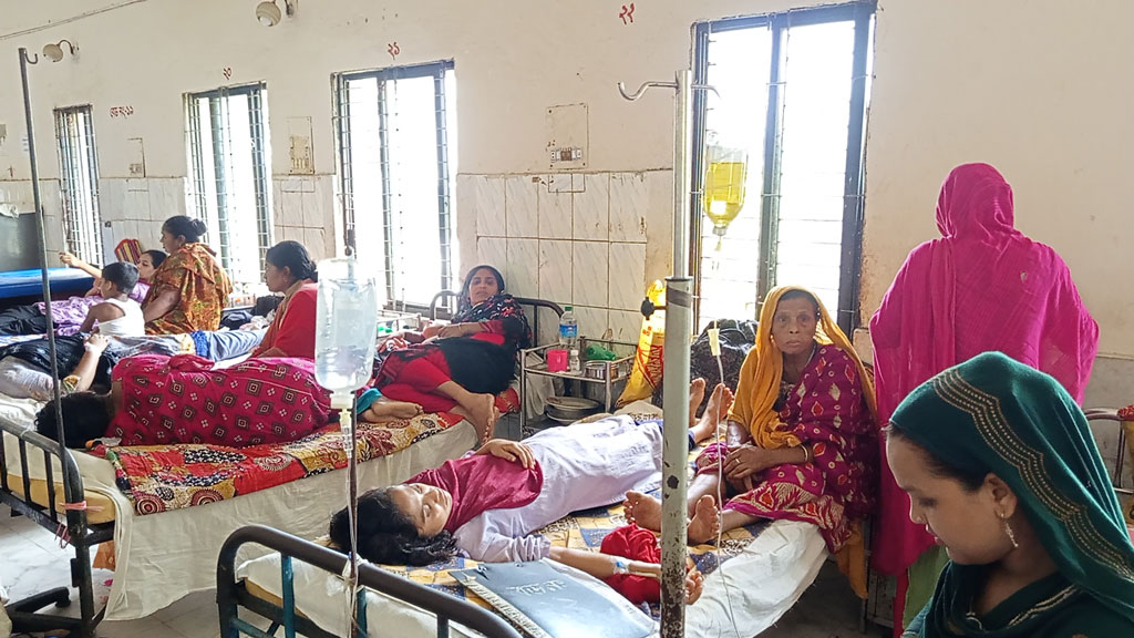 নেছারাবাদে স্কুল শুরুর ১ ঘণ্টার মধ্যে অসুস্থ ১৫ ছাত্রী