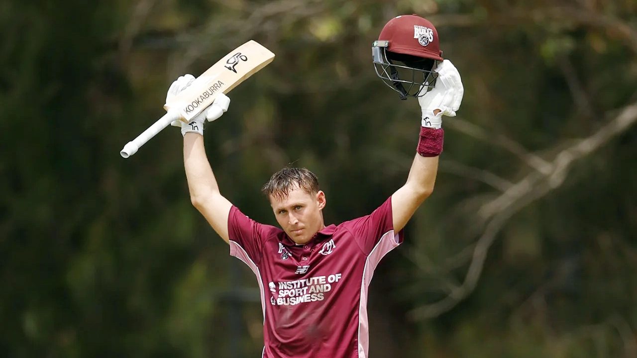 অ্যাশেজ দিয়ে ফিরেছেন অস্ট্রেলিয়ার তারকা ক্রিকেটার, রয়েছে চমকও