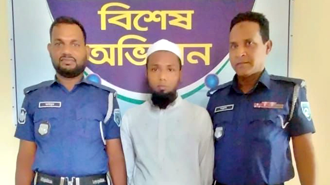 বুলেট-ছোরাসহ ভুয়া সমন্বয়ক গ্রেপ্তার