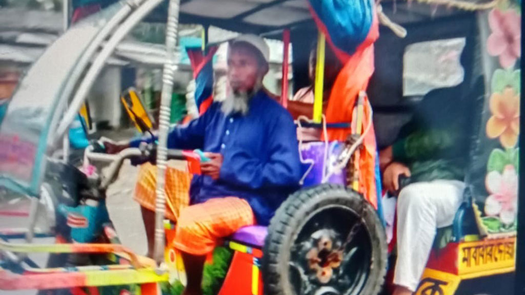 ‘মোরা গরিব মানু, মোগো কপালে ইলিশ নাই’