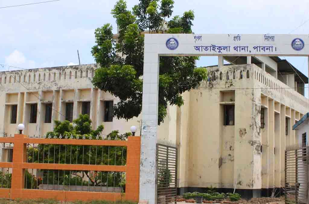 পাবনায় ভিমরুলের কামড়ে প্রাণ গেল ২ শিশুর