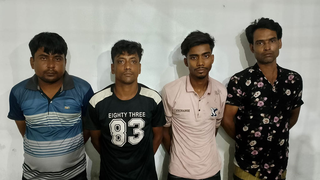পাবনায় র‍্যাবের অভিযানে জাল টাকাসহ আটক ৪