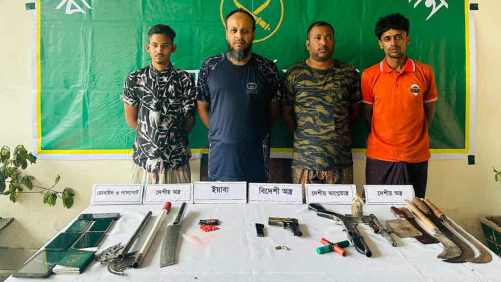 যৌথ বাহিনীর অভিযানে দেশি-বিদেশি অস্ত্র জব্দ, বিএনপি নেতাসহ আটক ৪
