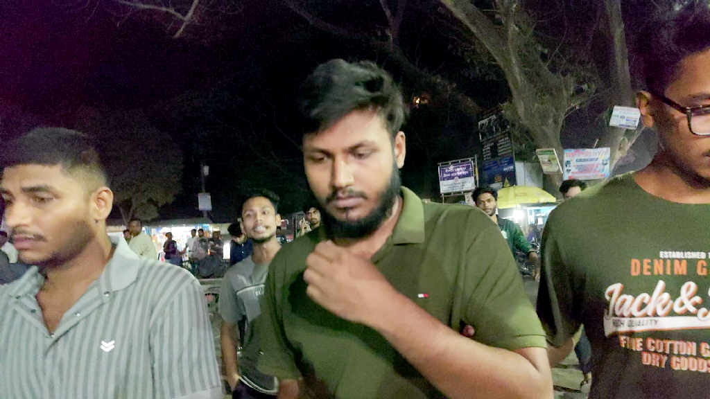 ইবিতে বান্ধবীর সঙ্গে দেখা করতে এসে নিষিদ্ধ ছাত্রলীগ নেতা আটক