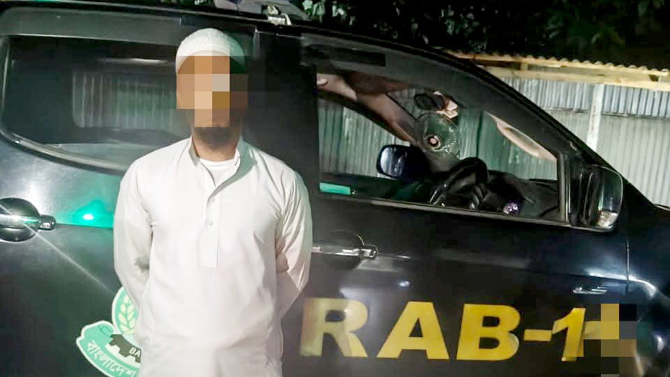 ছাত্রীকে ধর্ষণের মামলায় শিক্ষক গ্রেপ্তার
