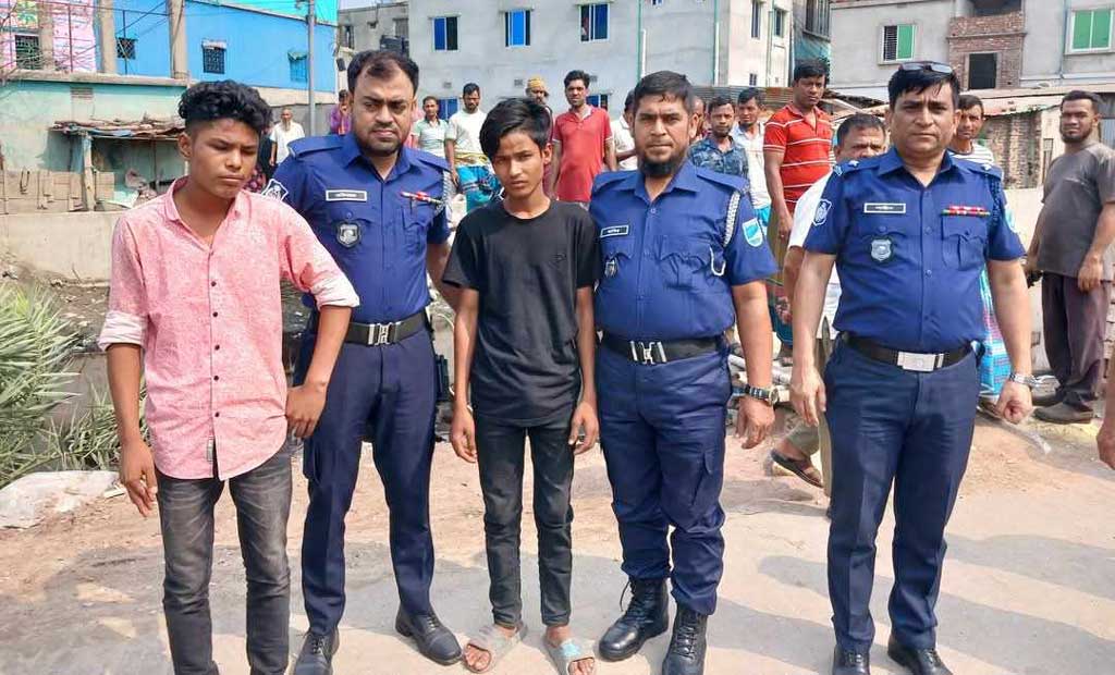 সিদ্ধিরগঞ্জে কিশোর গ্যাংয়ের ছুরিকাঘাতে কিশোর নিহতের ঘটনায় আটক ২