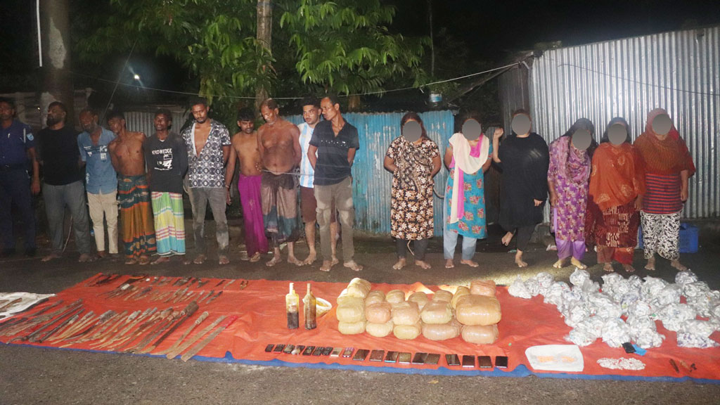 ফরিদপুরে মাদকবিরোধী অভিযানে নারীসহ আটক ১৫