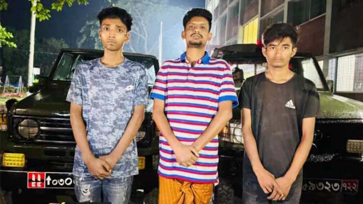 ছাত্রদল নেতাসহ ইমো হ্যাকার চক্রের তিন সদস্য আটক