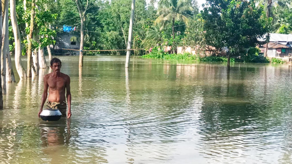 আত্রাই নদের পানি বিপৎসীমার ৩৭ সেন্টিমিটার ওপরে, পানিবন্দী ৫০০ পরিবার
