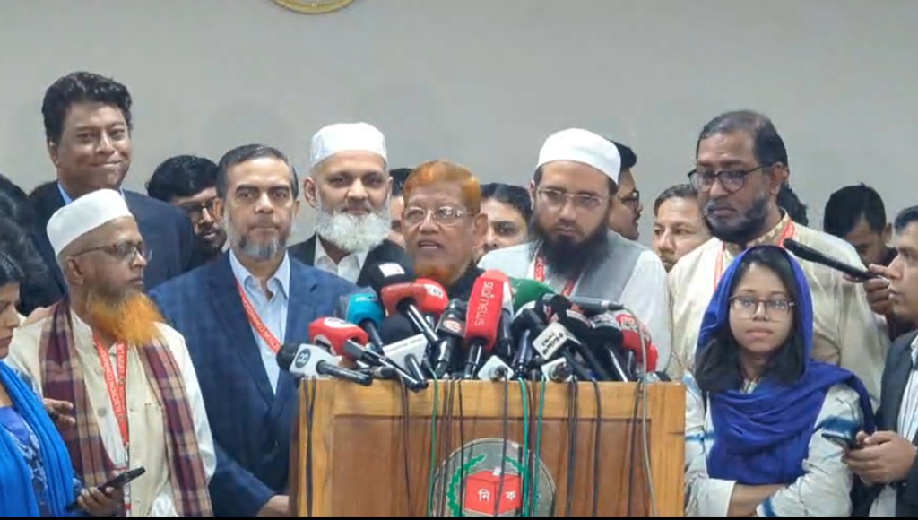 শপথ নিব, সংসদে যাব, গঠনমূলক সমালোচনাও করব: আযাদ