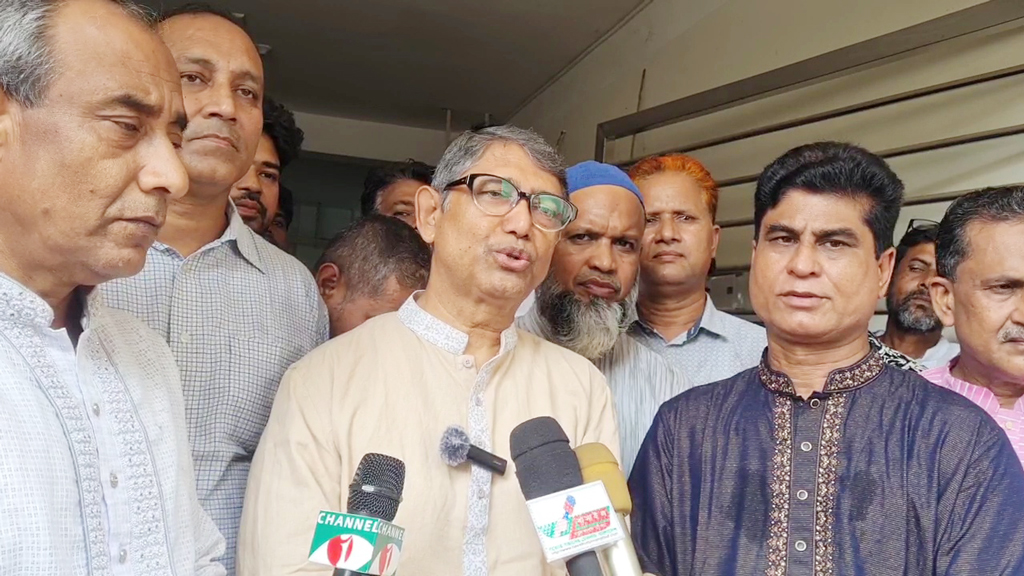 ফ্যাসিবাদতন্ত্র বা মাফিয়াতন্ত্র দিয়ে বাংলাদেশে রাজনীতি করা যাবে না: আহমেদ আযম খান
