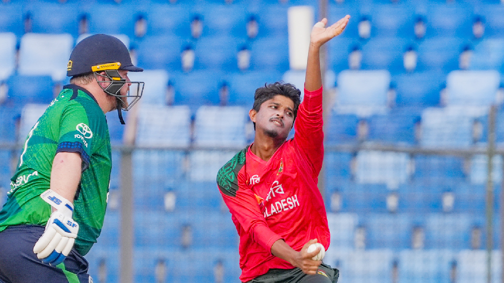 বিধ্বংসী শুরুর পরও বাংলাদেশকে ১১৮ রানের লক্ষ্য দিল আইরিশরা