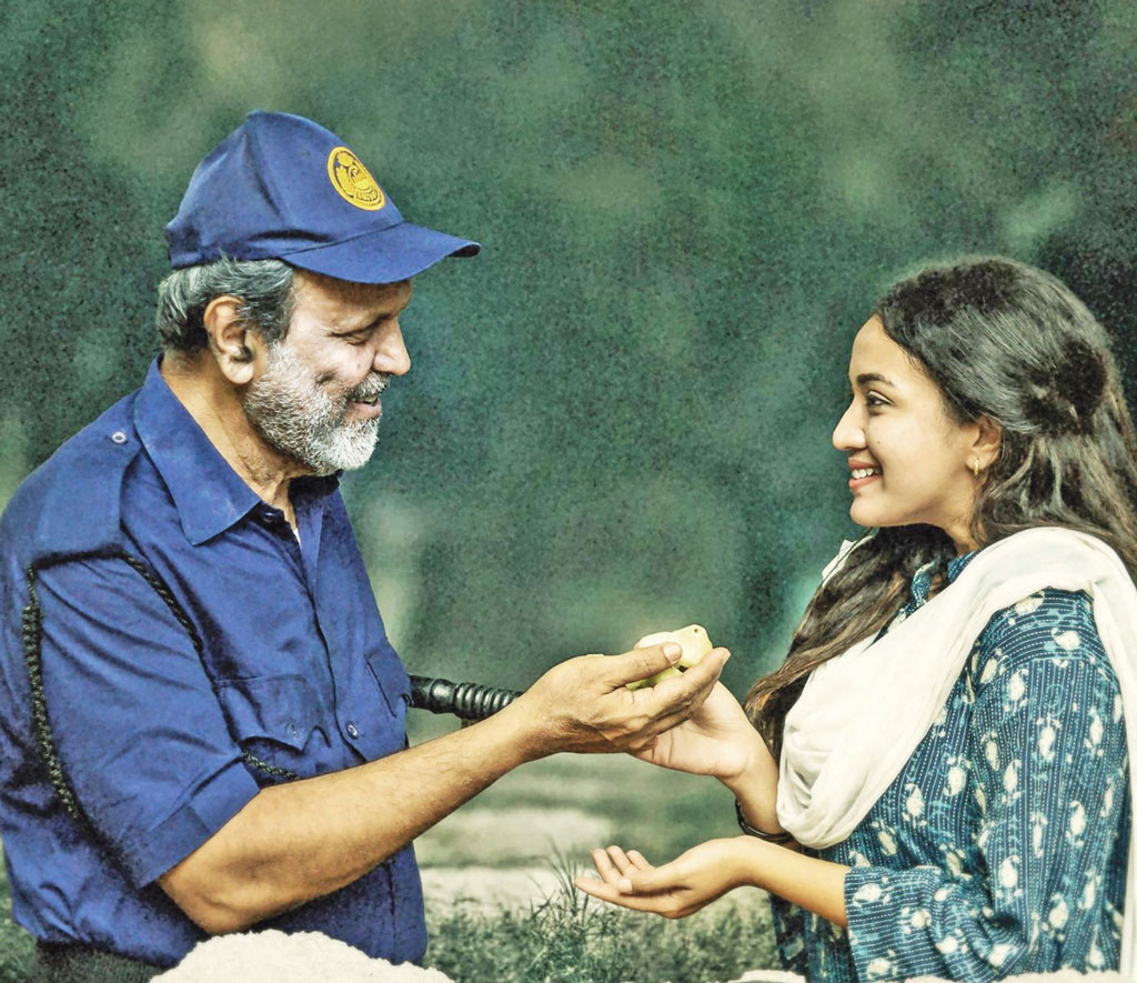 বাবাদের উৎসর্গ করে ‘বাবার ছায়া’